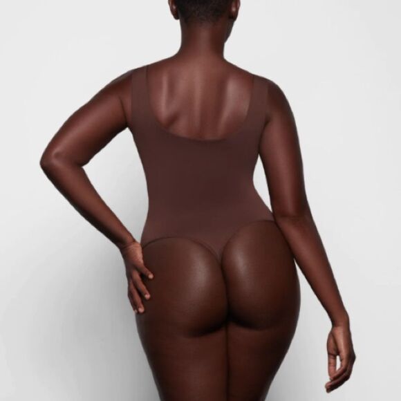 Skims Soft Smoothing Thong Bodysuit - Cocoa - 4x - Picture 6 of 6